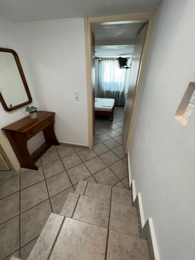 Athina Apartment *